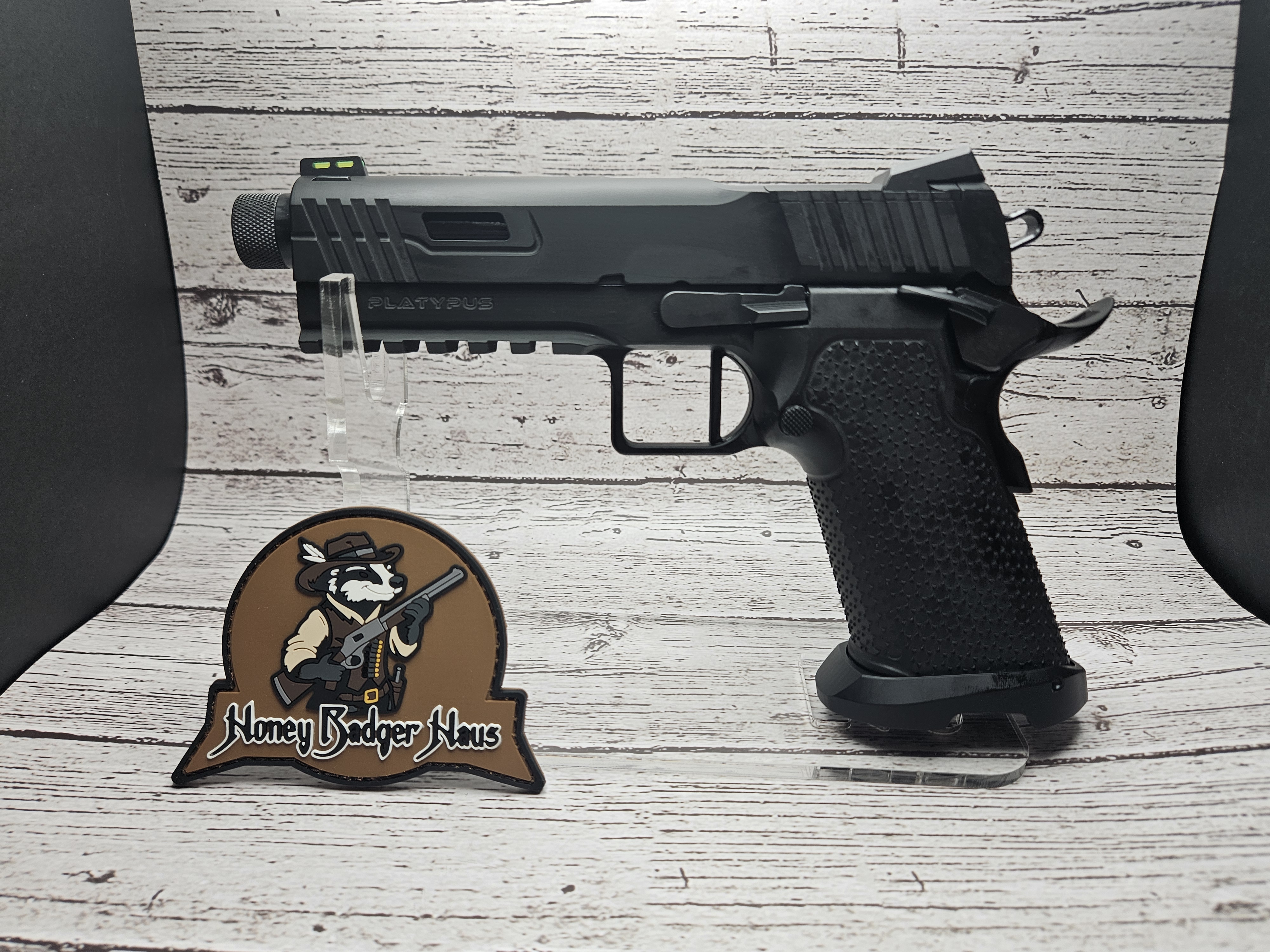 Platypus 17 Commander 1911 w/ Threaded Barrel SKU: Q0ER